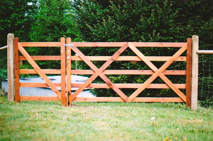 Custom wood gate design 4
